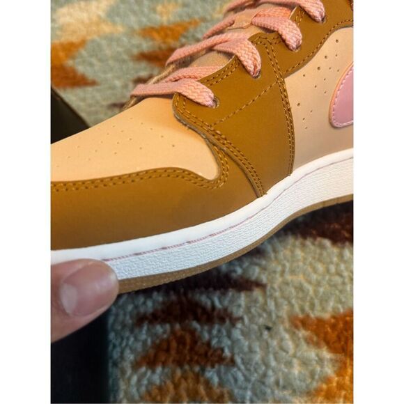 Nike Air Jordan 1 Size 8Y 9.5 Women Mid GG Lola Bunny Hares DS New 724072-730 - Picture 5 of 6